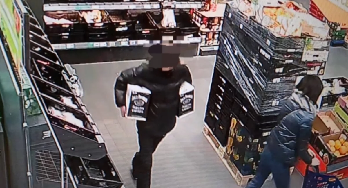 Ukradł whisky i perfumy za blisko 10 tysięcy złotych. Złodziej z Ciechanowa trafił do aresztu