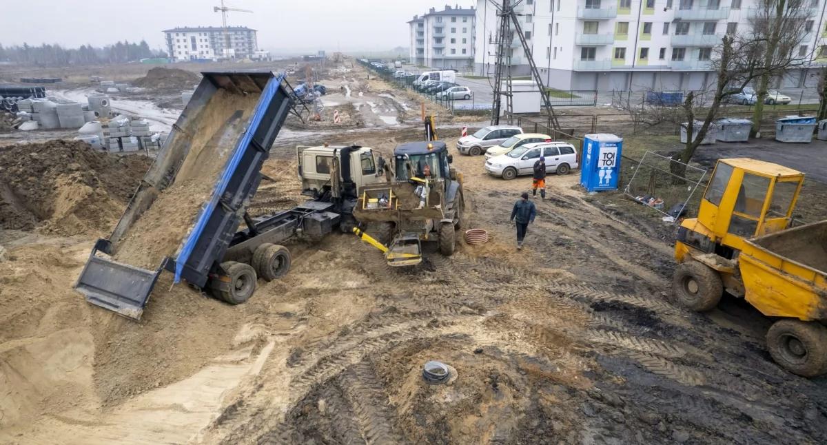 W Ciechanowie wznowiono budowę dwóch nowych dróg i tras rowerowych [zdjęcia]