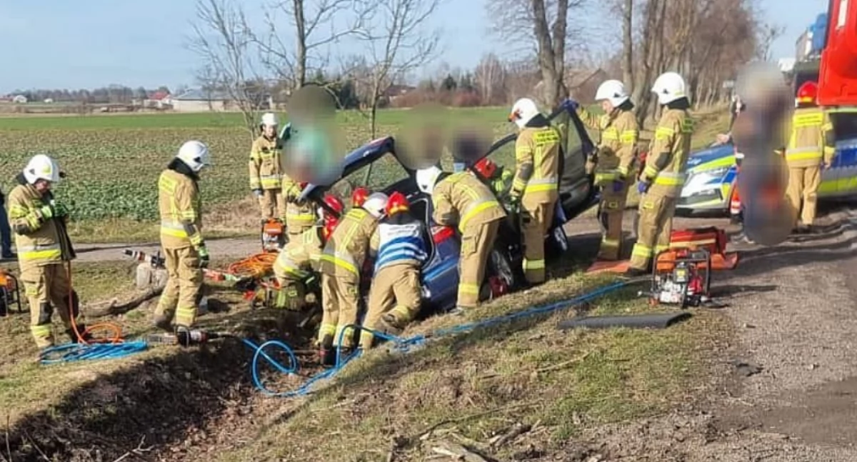 Dwa wypadki, dwie osoby ranne. Niebezpiecznie na drogach w Ciechanowie i okolicy [zdjęcia]