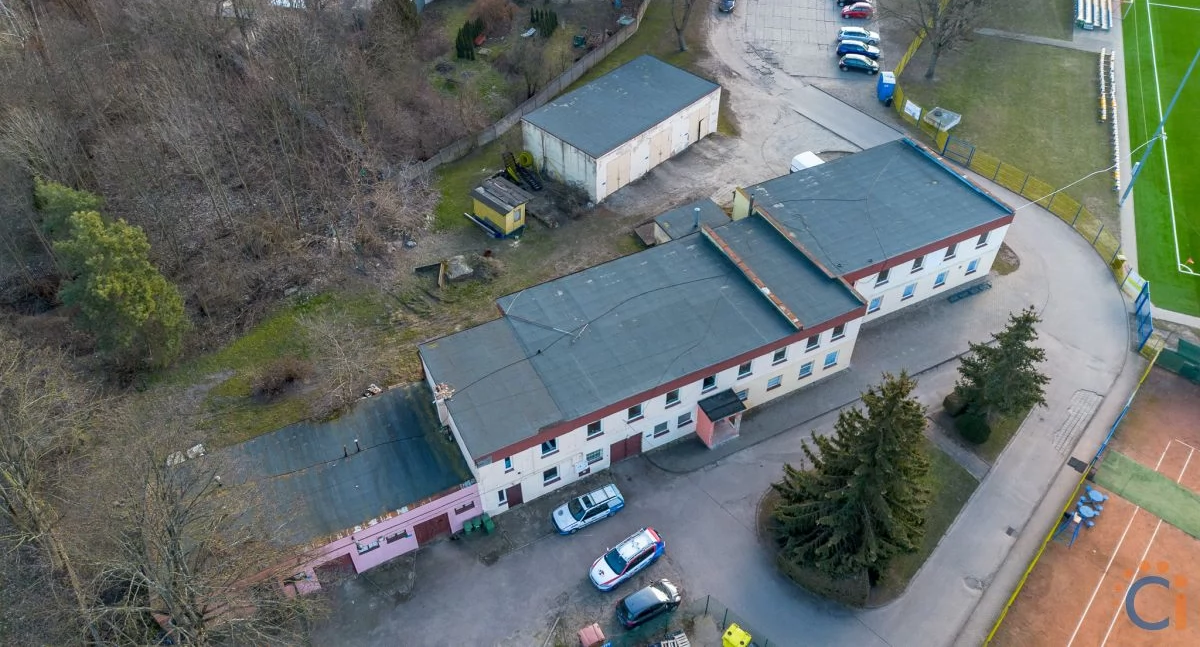Budynki do wyburzenia. Szykują się duże zmiany na stadionie w Ciechanowie