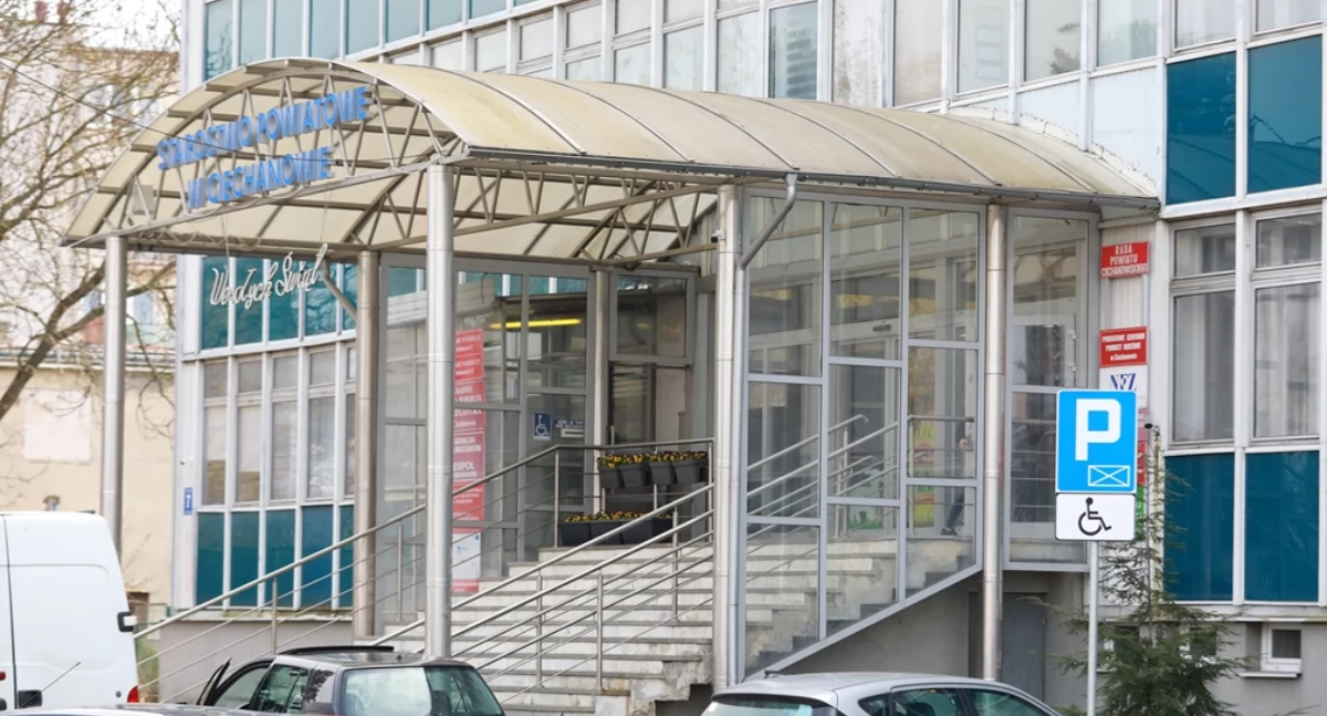 Starostwo Powiatowe w Ciechanowie za ponad 2 mln zł sprzedało nieruchomość. Co dalej z obiektem?