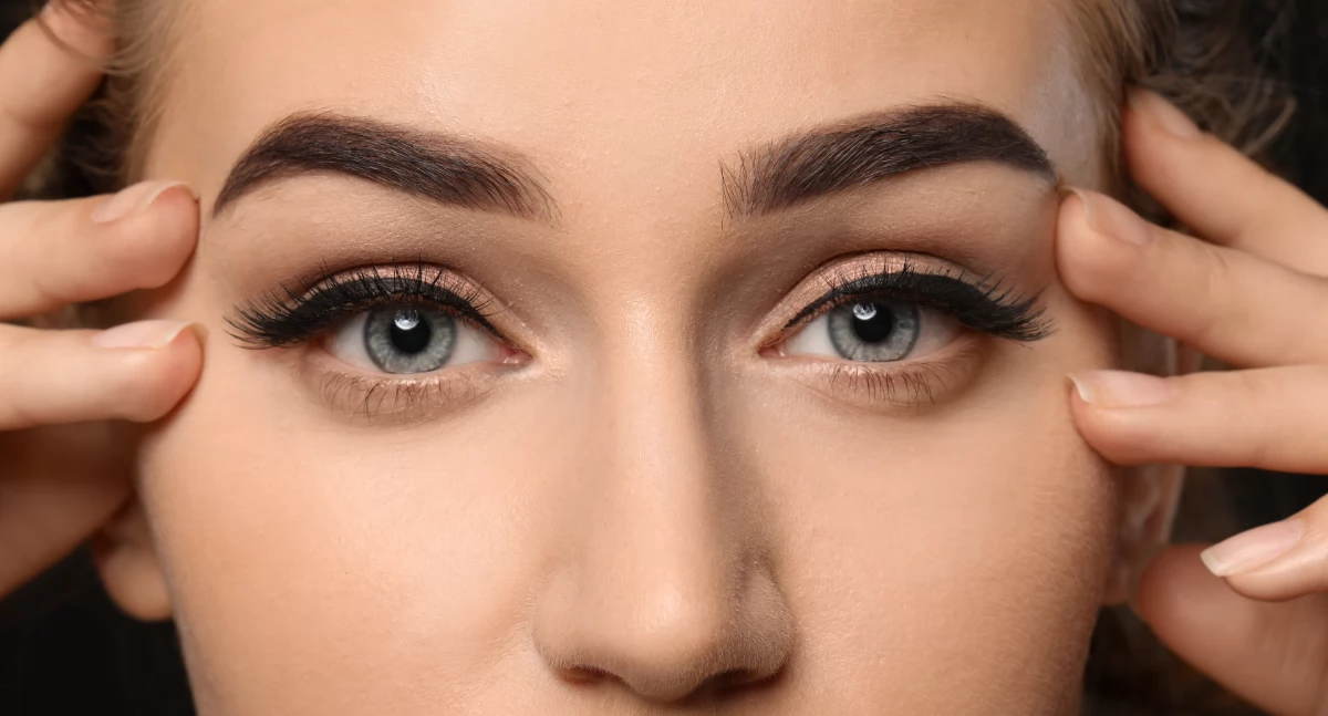 Perfekcyjny look zaczyna się od brwi – odkryj możliwości, jakie zapewnia pomada do brwi!