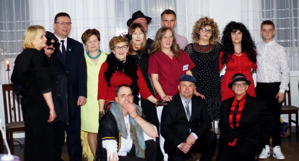 Kabaret z gminy Ojrzeń bardzo ciepło przyjęty [zdjęcia]