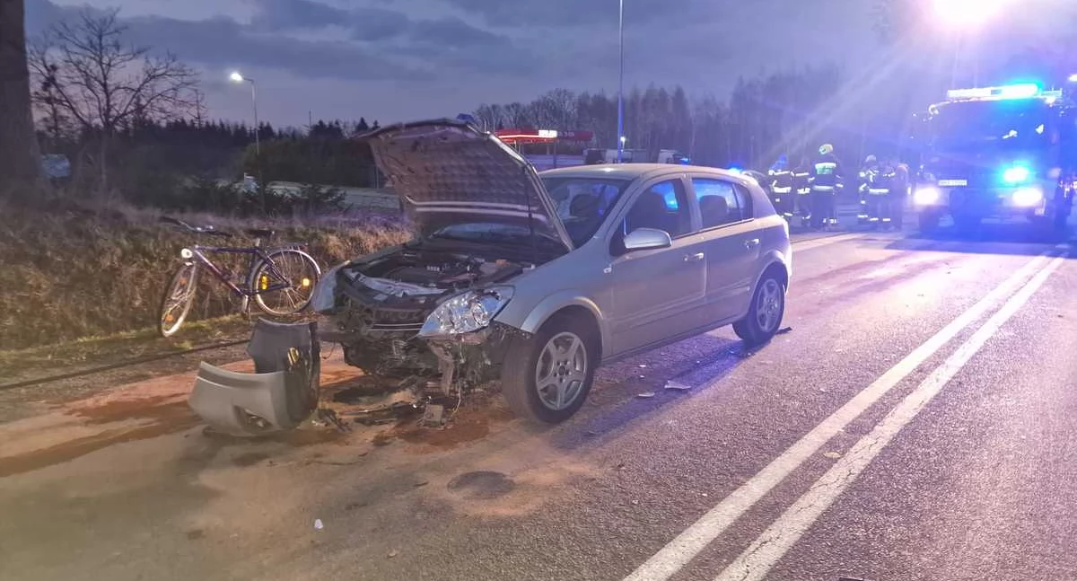 Nie zachował bezpiecznej odległości. Dwie osoby poszkodowane w wypadku [zdjęcia]