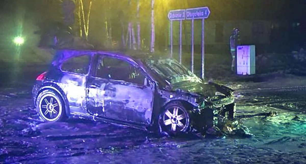 Pożar auta w pobliżu Ciechanowa. Kierowca odpowie przed sądem