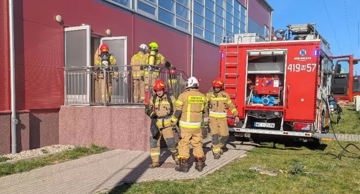 Pożar hali sportowej w powiecie ciechanowskim. Straty mogły sięgnąć kilku milionów złotych 