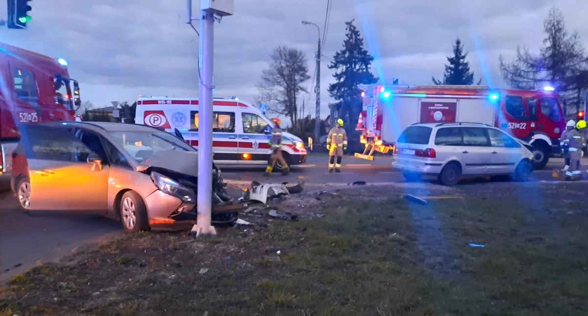 Nastolatka nie ustąpiła pierwszeństwa. Jedna osoba poszkodowana w wypadku [zdjęcia]