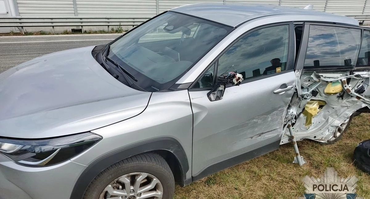 O krok od tragedii pod Glinojeckiem. Jechał pod prąd trasą S7 i doprowadził do kolizji [zdjęcia]