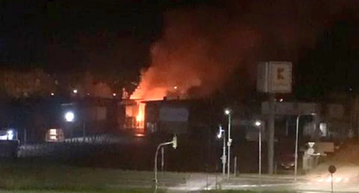 Nocny pożar w Ciechanowie. Zginęło ponad 200 zwierząt [wideo/zdjęcia]