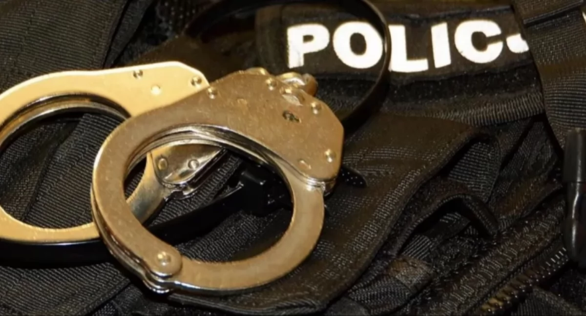 Policja z Ciechanowa zatrzymała sześciu poszukiwanych mężczyzn