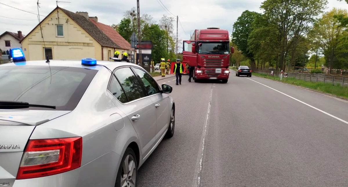 Tragiczny wypadek. Pieszy zginął pod kołami tira