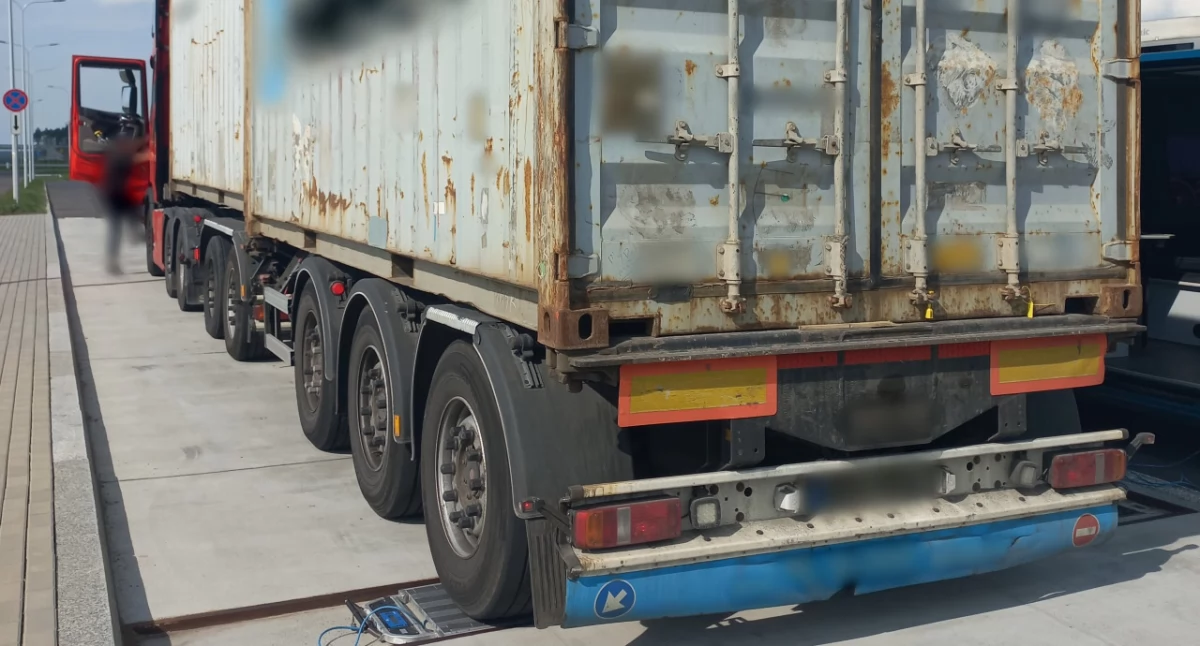 Przeciążona o blisko 30 ton stonoga. Interweniowali inspektorzy z Ciechanowa