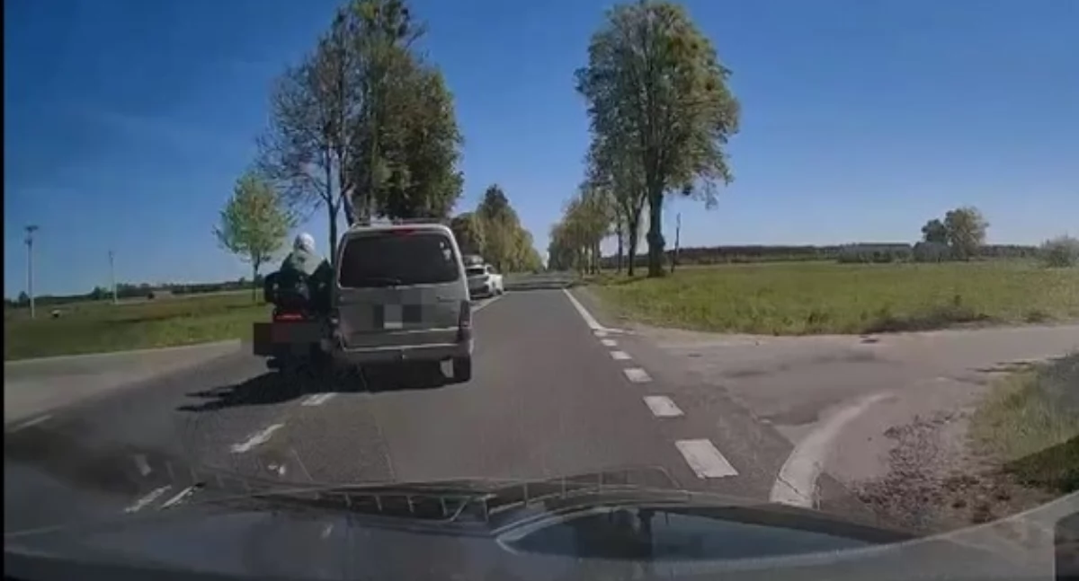 Groźne zdarzenie drogowe z udziałem motocyklisty [wideo]