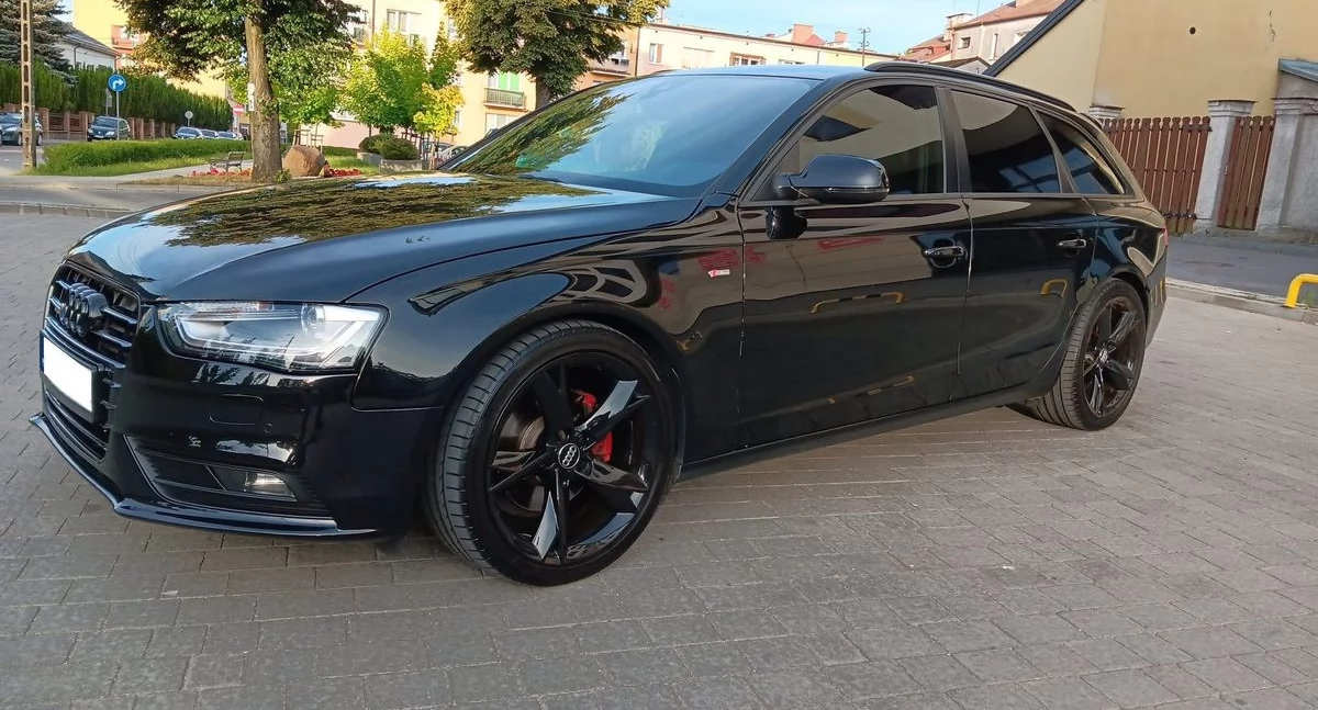 Ukradli auto z posesji. Policja szuka sprawców