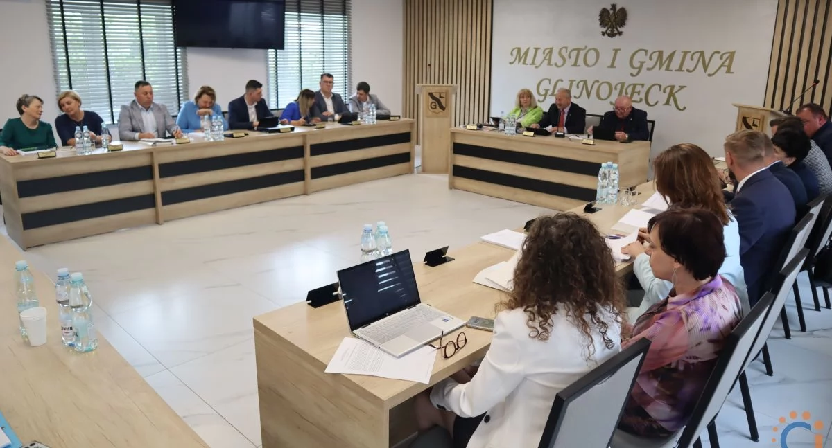 Glinojeck: Rada w komplecie, burmistrz z wotum zaufania i absolutorium [zdjęcia]