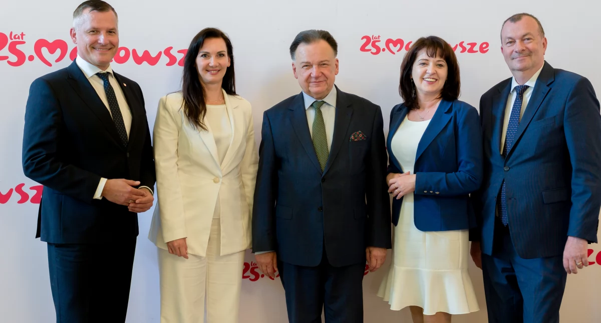  Zarząd województwa mazowieckiego otrzymał wotum zaufania i absolutorium