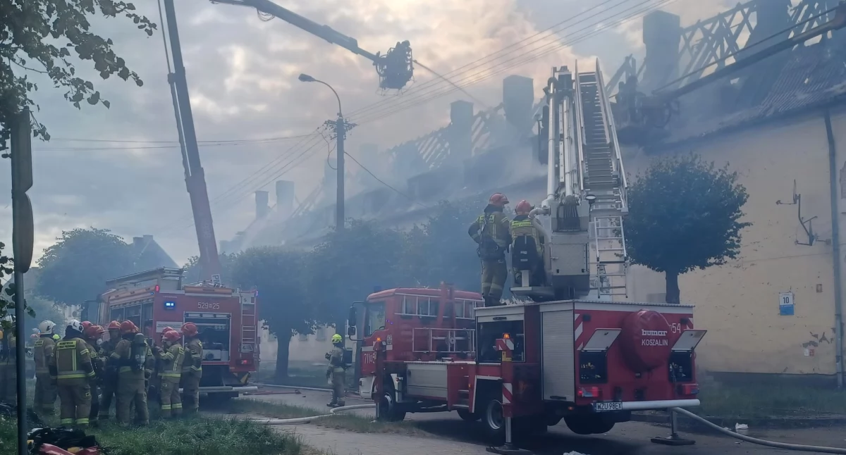 Z ostatniej chwili: Płonie budynek wielorodzinny u sąsiadów. Ewakuowano około 100 osób [zdjęcia]