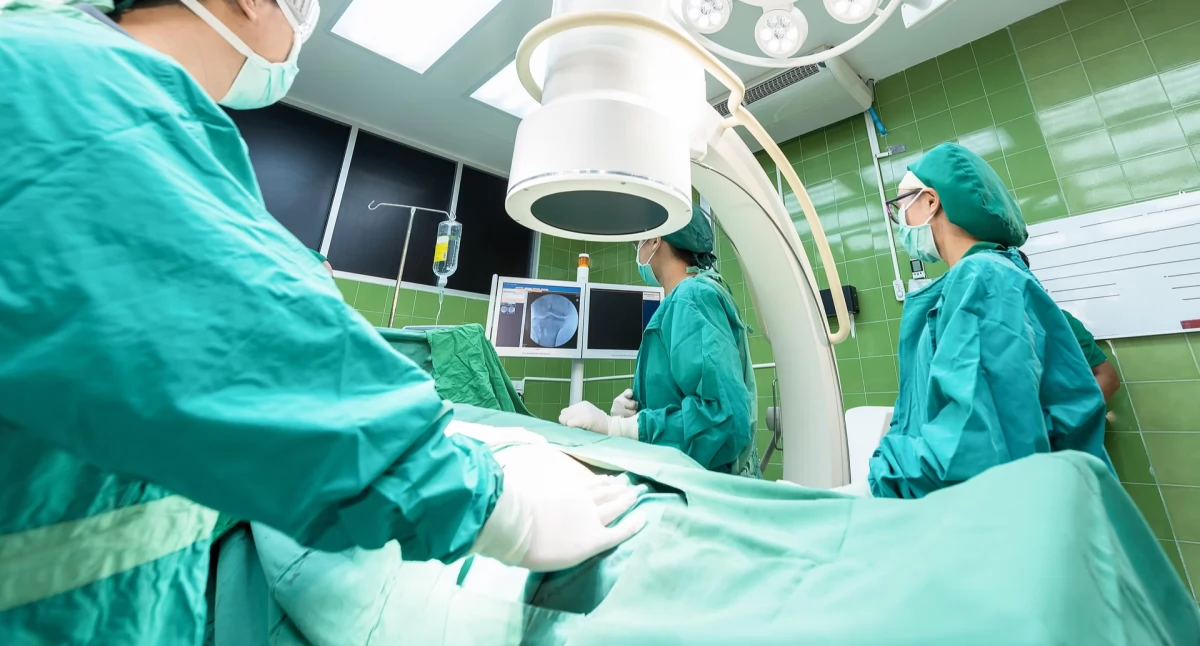 Lekarz oddziału położniczo-ginekologicznego skazany. Ma zapłacić grzywnę i nawiązkę