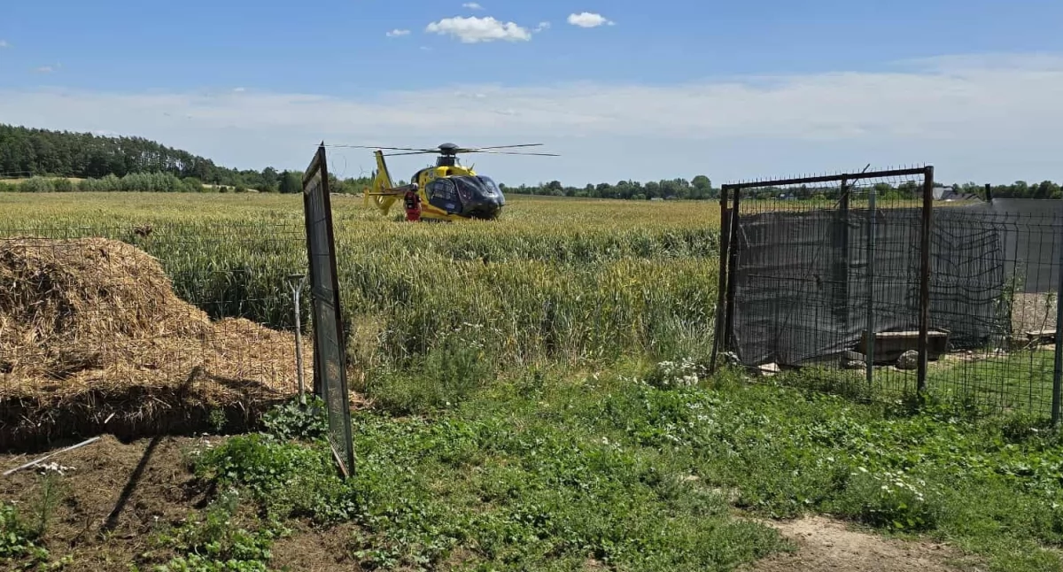 Wypadek pod Ciechanowem. Rannego zabrał śmigłowiec LPR