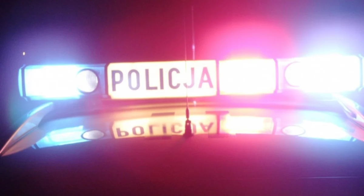 Rowerzysta potrącił pieszą i uderzył w auto w Ciechanowie. Nastolatek był pijany