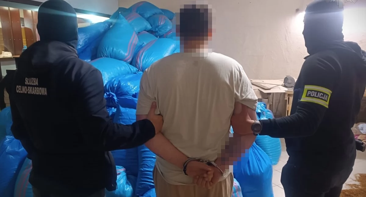 Zlikwidowali nielegalną fabrykę i dziuplę z pojazdami. Trzy osoby zatrzymane [wideo/zdjęcia]