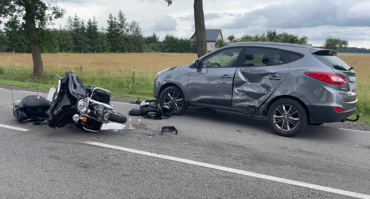 Groźny wypadek z udziałem osobówki i motocykla