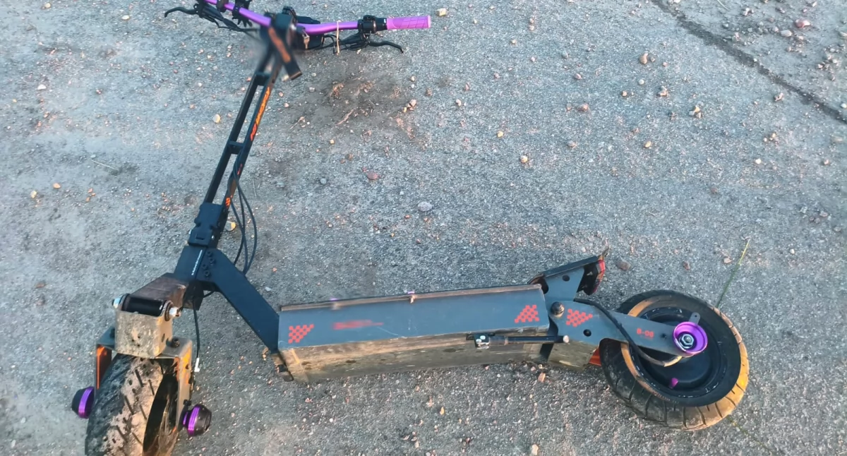 Wypadek na hulajnodze elektrycznej. Dwoje nastolatków zostało rannych [zdjęcia]