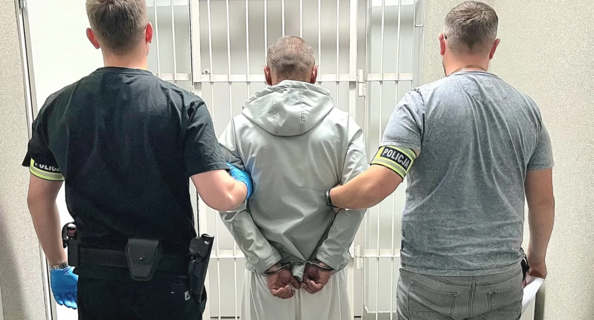 Ukradł dwa samochody i przyczepkę. Tak bardzo chciał wrócić do Ciechanowa