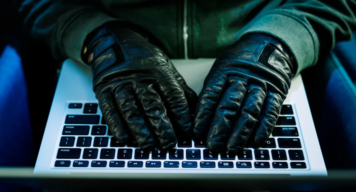 Oszustwa internetowe – jak się chronić i co robić po ataku?