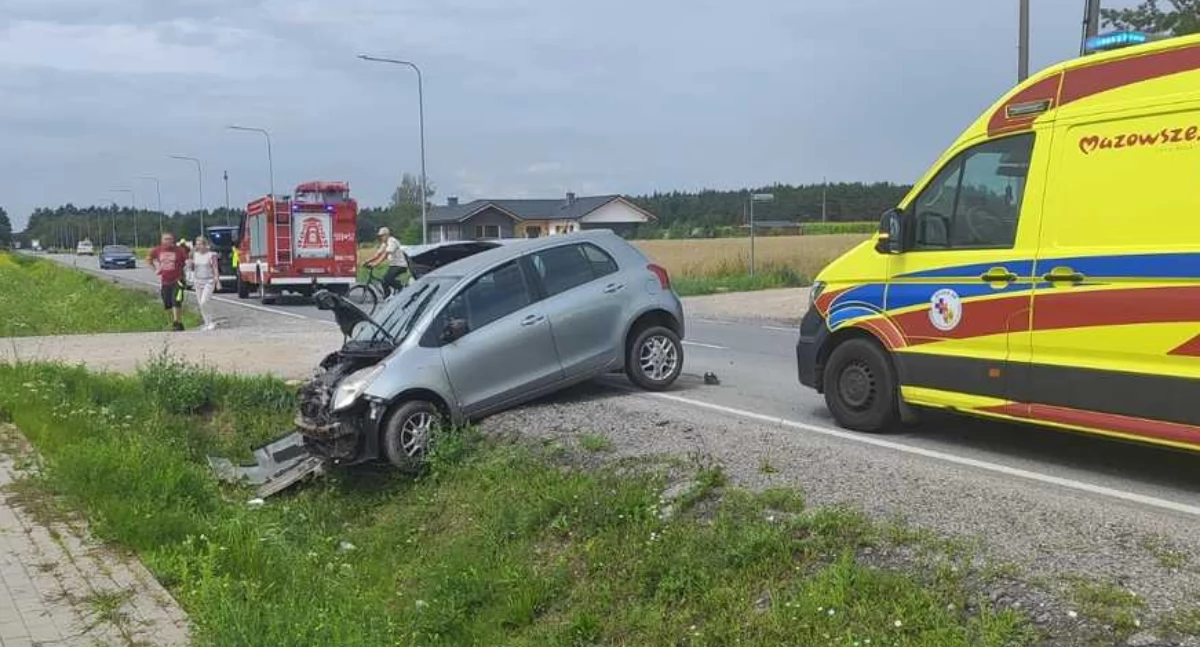 81-latek wymusił pierwszeństwo. Zderzyły się dwa samochody