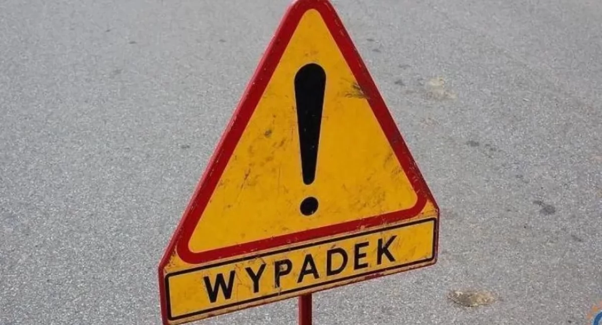 Zderzenie osobówek w Ciechanowie. Kobieta w ciąży trafiła do szpitala