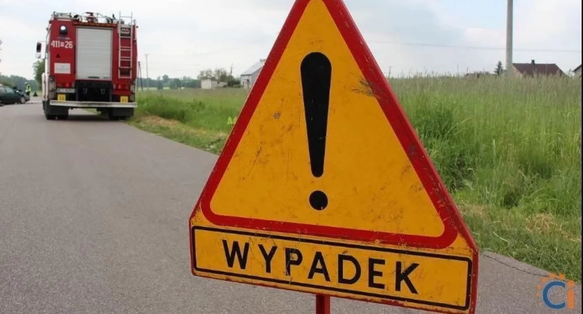 Wypadek pod Ciechanowem. Ciągnik uderzył w rowerzystkę