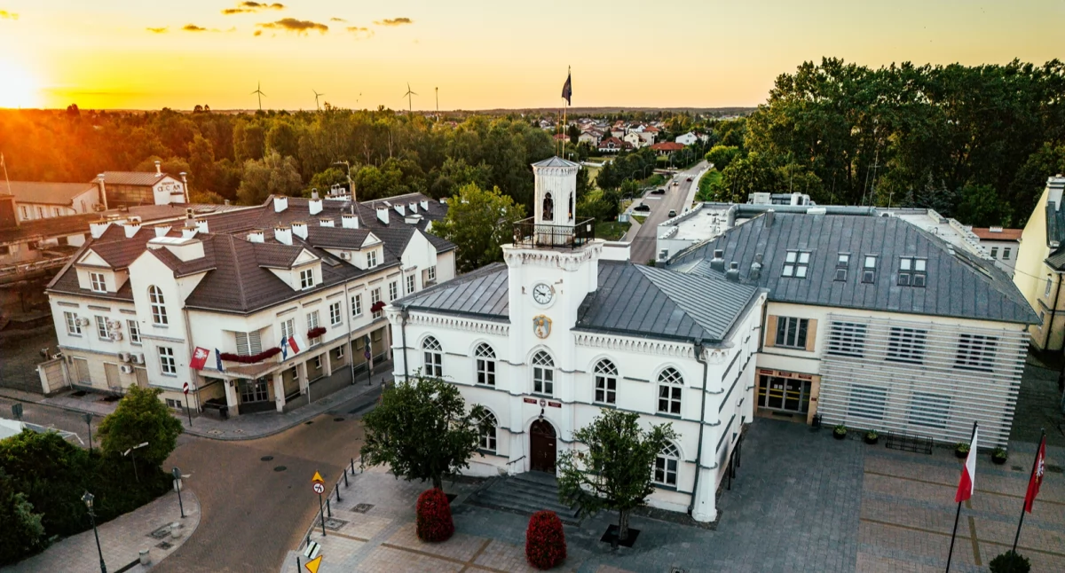 5 firm chce modernizować SP nr 6 w Ciechanowie. Duży rozrzut cen