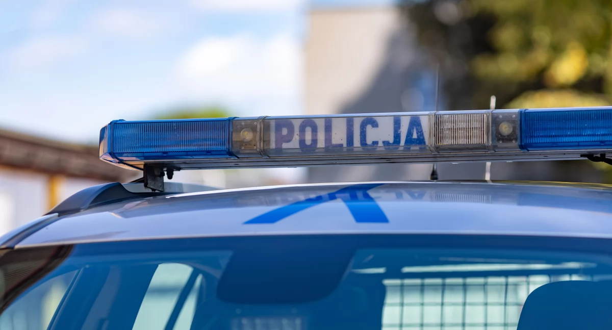 Dwoje nastolatków jechało hulajnogą. Jeden trafił do szpitala
