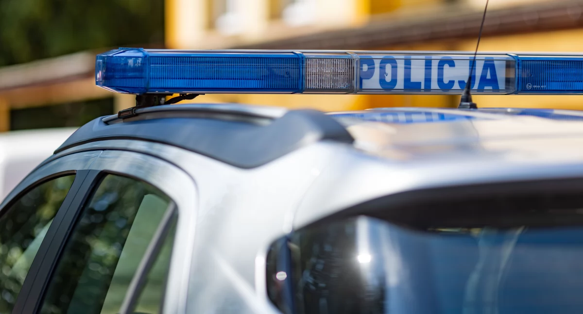 Wypadek z udziałem rowerzysty w Ciechanowie. Uderzył w uliczną latarnię