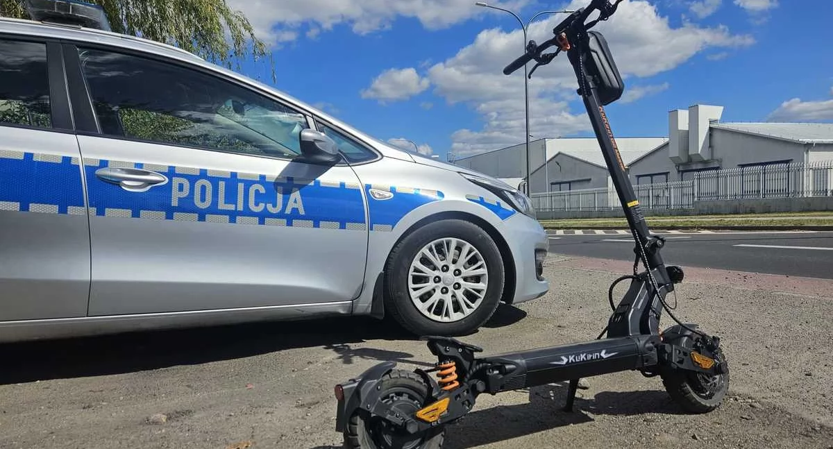Pijana kobieta na hulajnodze elektrycznej. Wpadła koło Ciechanowa