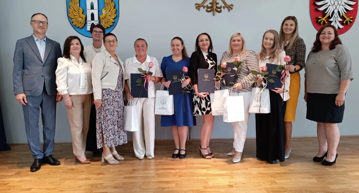 Kolejni nauczyciele z powiatu ciechanowskiego z awansami zawodowymi [zdjęcia]