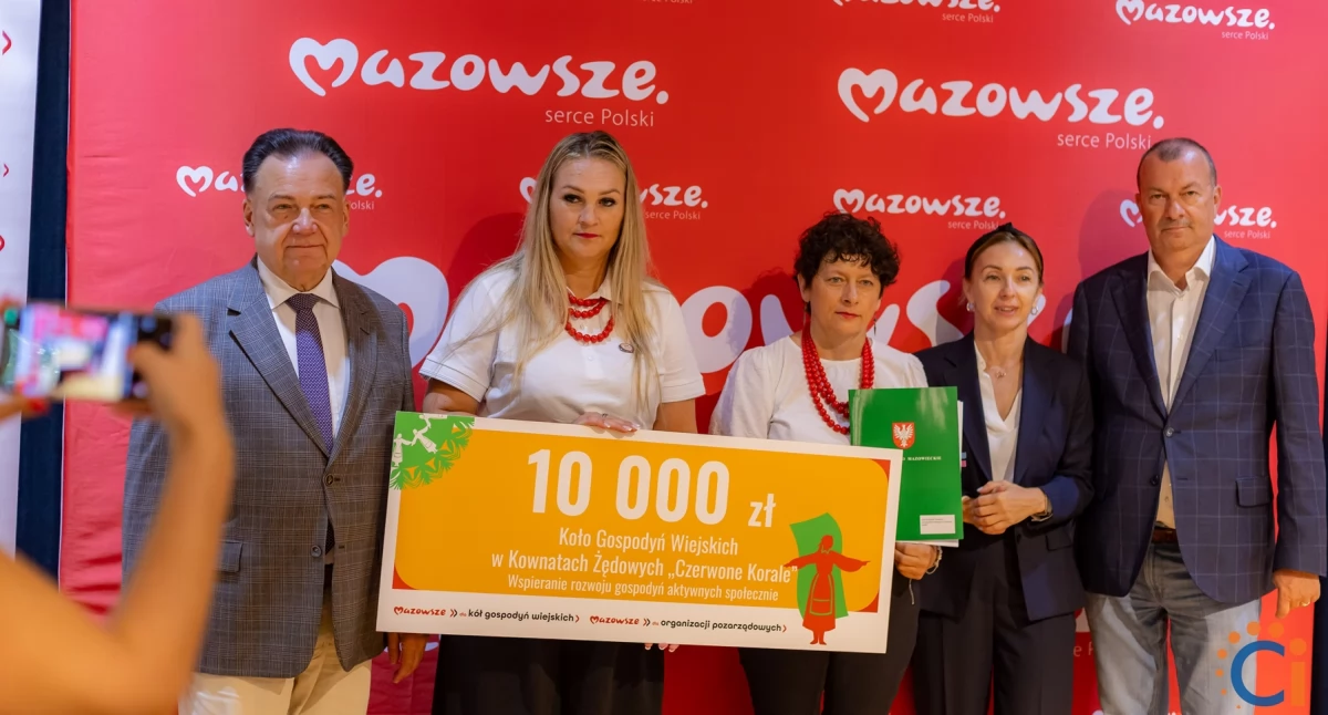 Koła Gospodyń Wiejskich z powiatu ciechanowskiego otrzymały dotacje [zdjęcia]