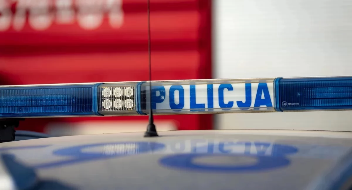 Chciał uciec i uderzył autem w radiowóz