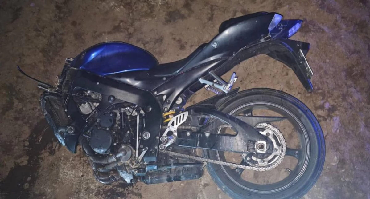 Wypadek pod Ciechanowem. Pijany motocyklista uderzył w przepust