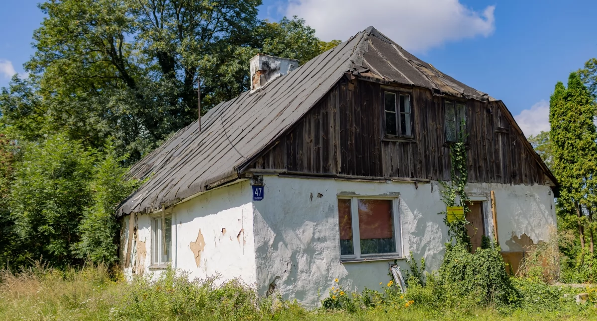Szansa na ocalenie zabytkowego dworu w gminie Ojrzeń