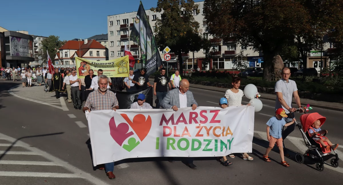 Marsz Dla Życia i Rodziny przeszedł przez centrum Ciechanowa [zdjęcia]