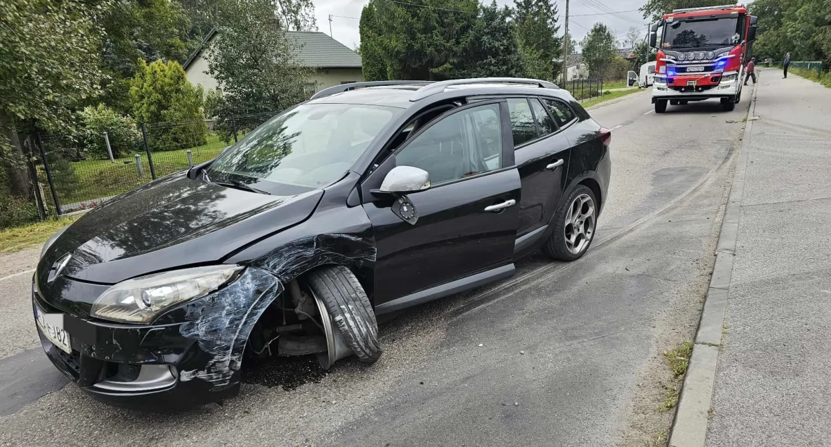 Groźnie na drodze Ciechanów-Sońsk. Zderzyły się dwa auta [zdjęcia]