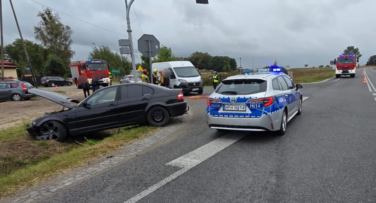 Z ostatniej chwili: Wypadek na drodze Ciechanów-Płońsk. Trzy auta rozbite, dwie osoby poszkodowane