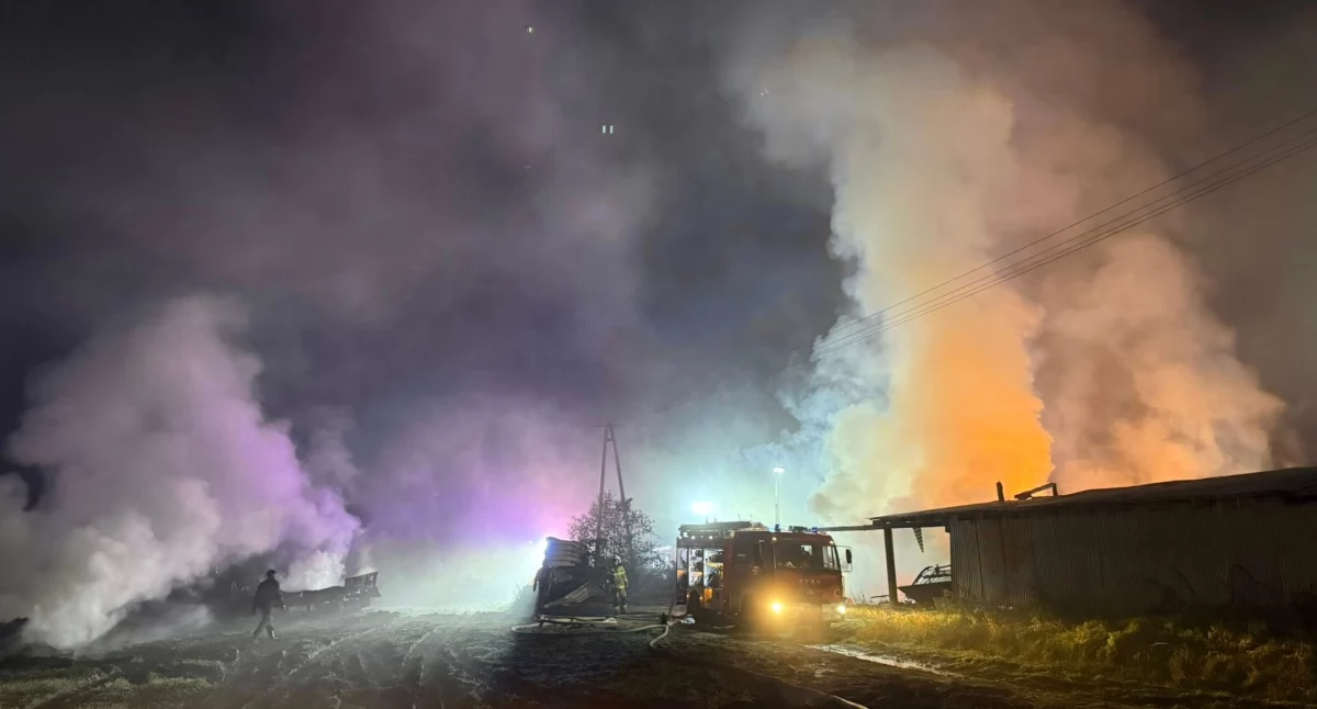 Ogromne starty po pożarze zabudowań w gminie Glinojeck [zdjęcia]