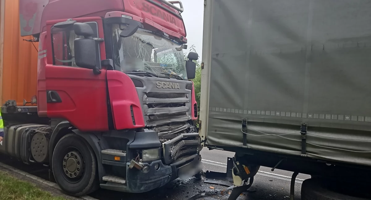 Z ostatniej chwili: Zderzenie dwóch ciężarówek. Trwa akcja służb
