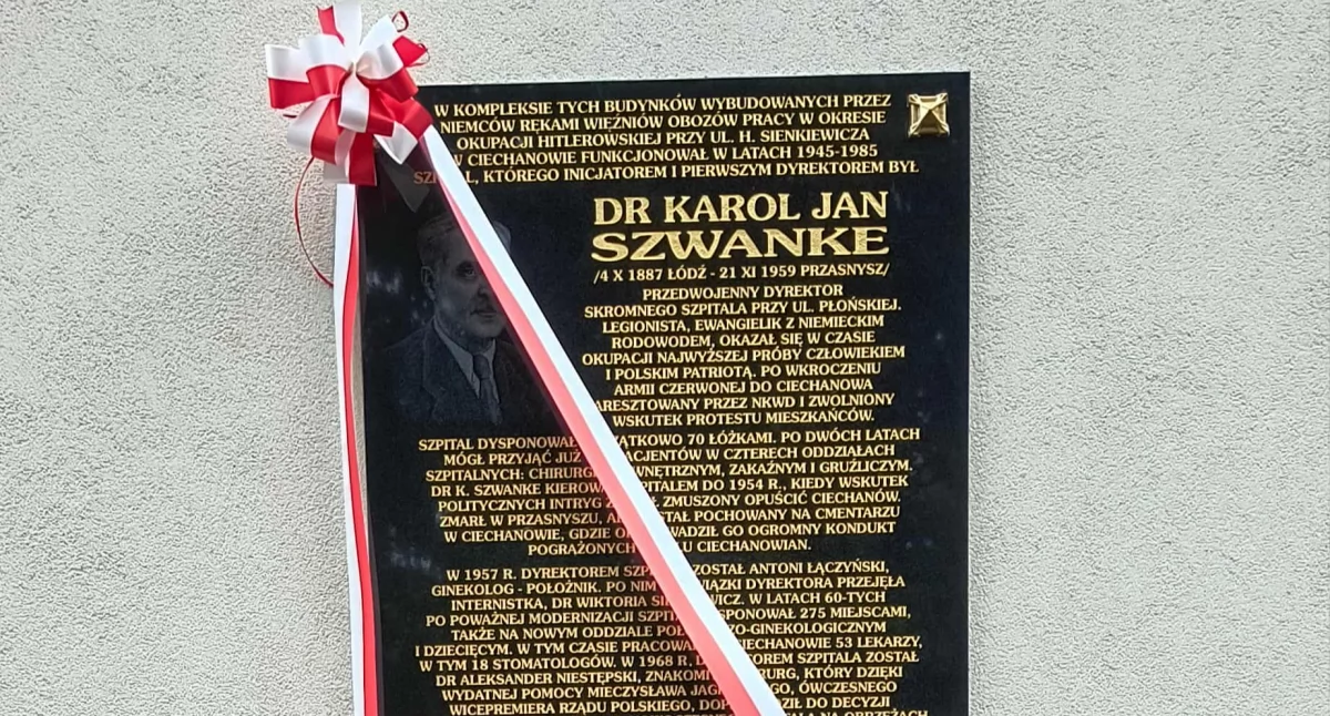 Odsłonięto pamiątkowe tablice poświęcone ciechanowskiemu szpitalowi
