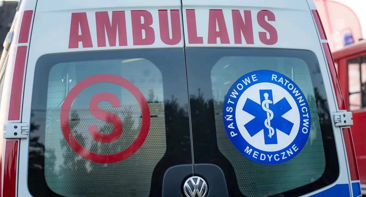 Wypadek podczas prac w banku w centrum Ciechanowa. Ściana zawaliła się na dwóch mężczyzn