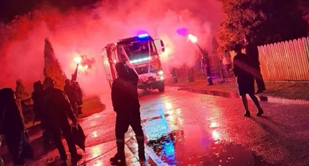 Nowy wóz strażacki dla OSP Szyjki z gminy Glinojeck [zdjęcia]