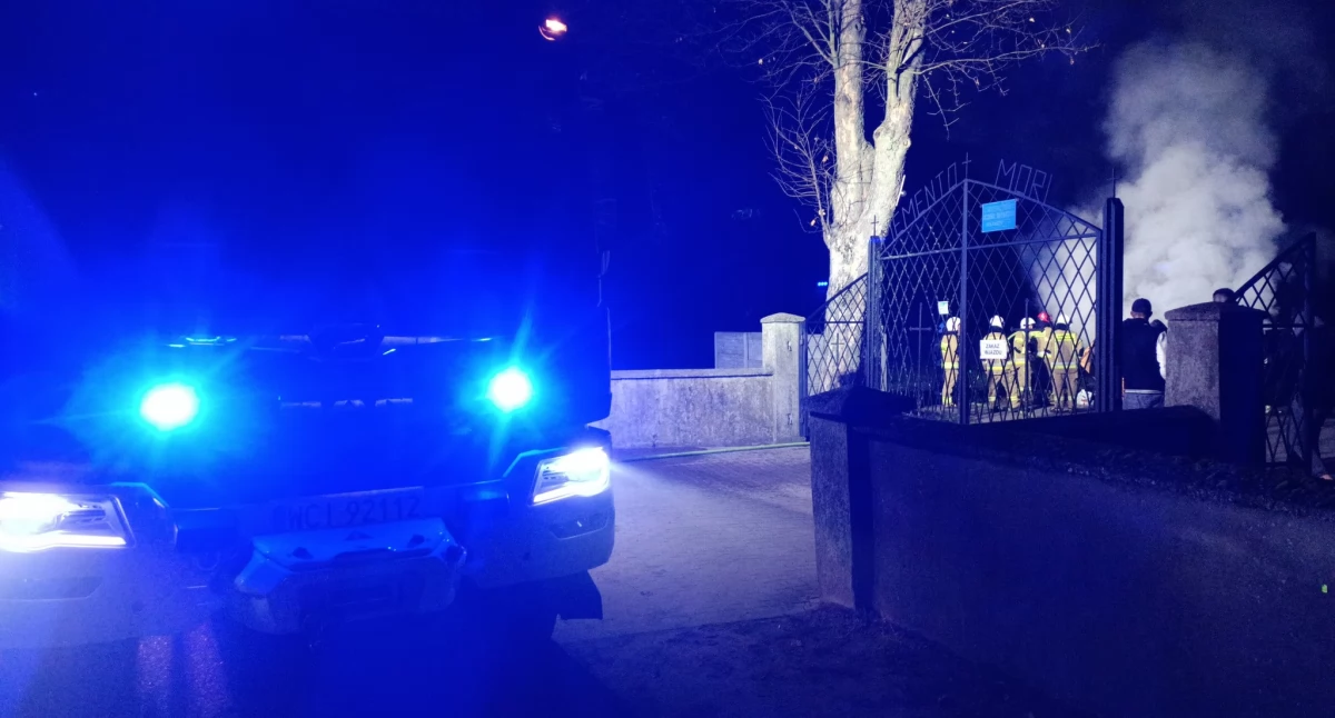 Pożar na cmentarzu pod Ciechanowem [zdjęcia]